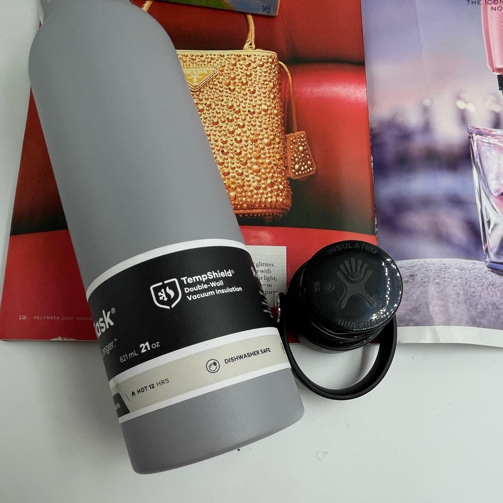 new Hydro Flask 21 oz Standard Mouth with Standard Flex  Cap